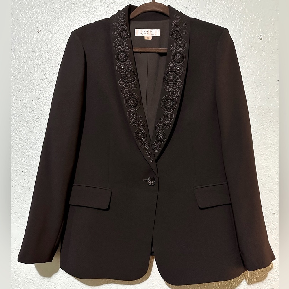 Tahari black women's blazer size, beaded lapel 14 NWT!!